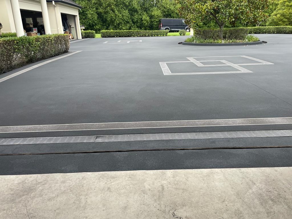 Beautiful borders on resurfaced driveway Dural
