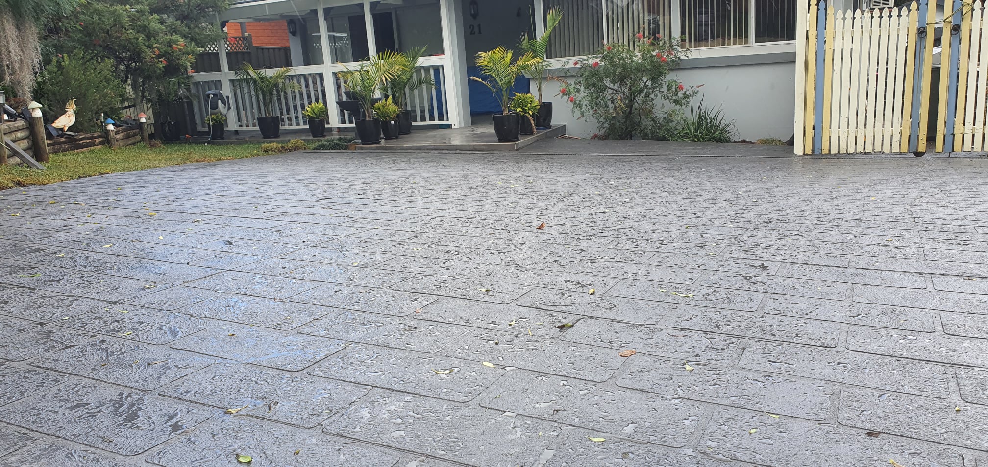 Stencil Concrete with Same-Colour Grout